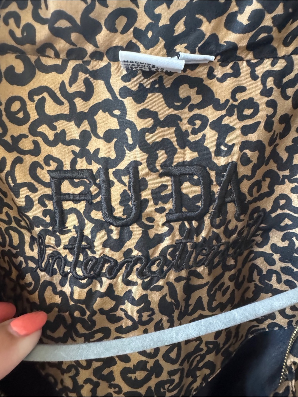 Fuda International Vintage 100% Silk Leopard Bomber Jacket
Size Small - Picture 5 of 9